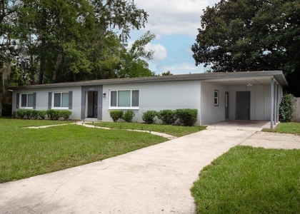 1425 Ne 13th Street - Photo 1