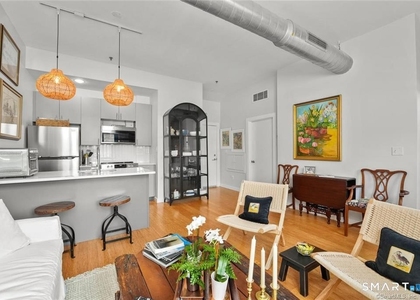 881 Lafayette Boulevard - Photo 1