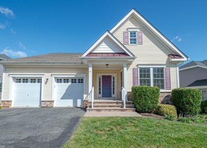9 Comstock Ln - Photo 1