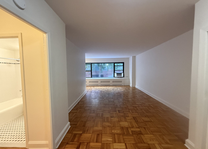 412 East 55th Street - Photo 1