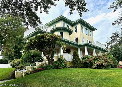 1211 Grand Avenue - Photo 1