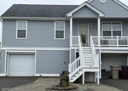 115 Ceylon Avenue - Photo 1