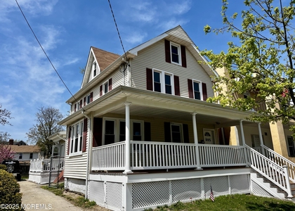 805 Bond Street - Photo 1
