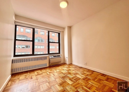 Fourth Avenue - Photo 1