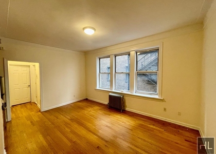 West 13 Street - Photo 1