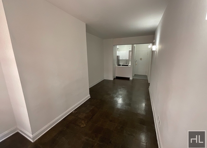 West 22 Street - Photo 1
