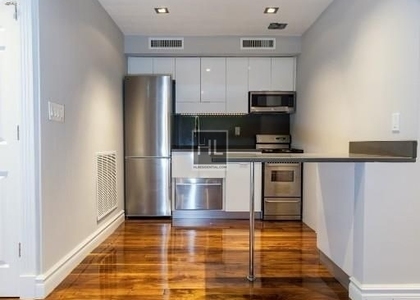 West 21 Street - Photo 1