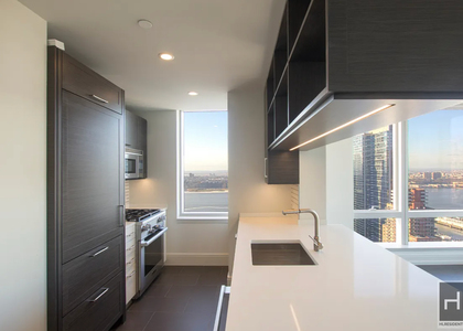 10th Avenue - Photo 1