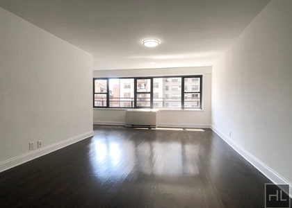 East 56 Street - Photo 1