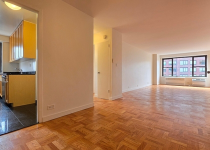 Fourth Avenue - Photo 1