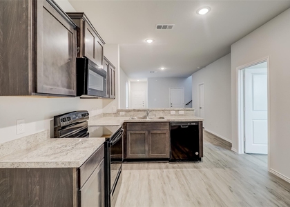 5528 Calm Waters Court - Photo 1
