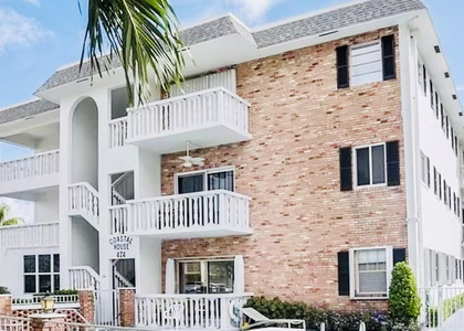 424 N Riverside Drive - Photo 1