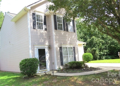 2738 Highland Park Drive - Photo 1