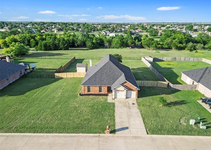 105 Southview Drive - Photo 1