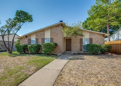 960 Lockhart Drive - Photo 1