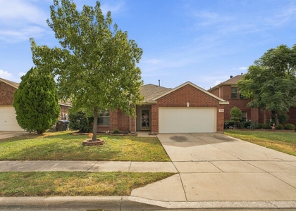 5820 Show Master Lane - Photo 1