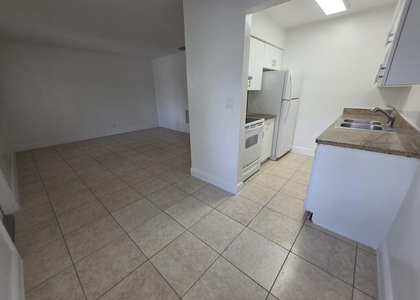 75 Sw 10th Street - Photo 1