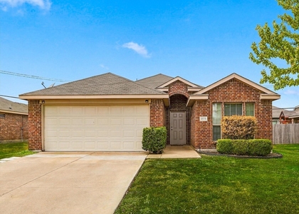 2515 Wynngate Drive - Photo 1