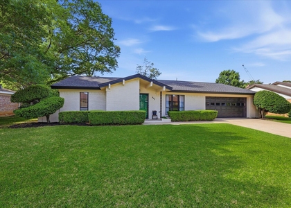 217 E Louella Drive - Photo 1