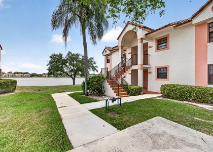 321 Norwood Terrace - Photo 1