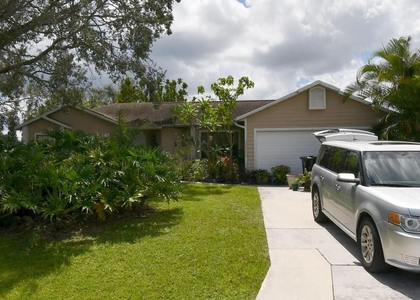 402 Sw Lucero Drive - Photo 1