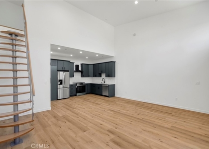 22920 Califa Street - Photo 1