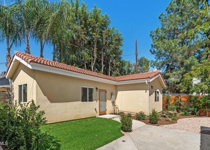 789 Elmira Street - Photo 1