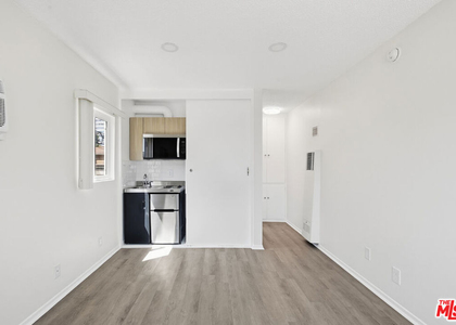 1333 Barry Avenue - Photo 1