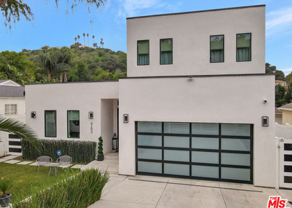 4203 Saugus Avenue - Photo 1