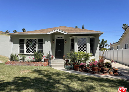 5048 Enfield Avenue - Photo 1