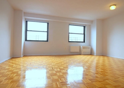 Second Avenue - Photo 1