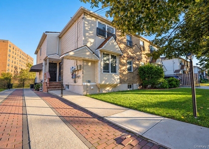 16504 Sayres Avenue - Photo 1