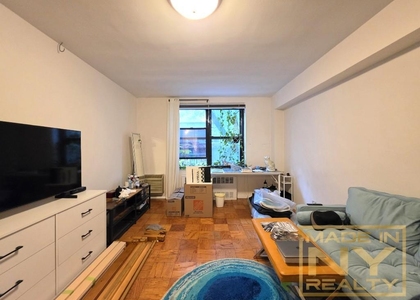 327 W 30th Street - Photo 1