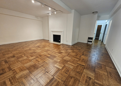 40 Central Park S - Photo 1