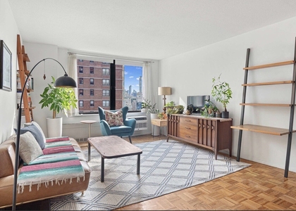 1601 3rd Avenue - Photo 1