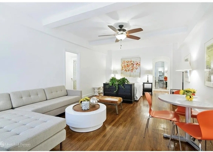 400 E 52nd Street - Photo 1