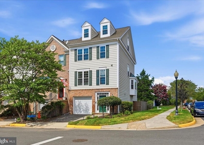 43092 Francis Square - Photo 1
