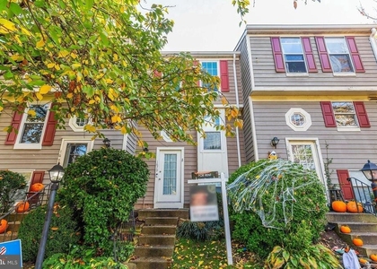1679 Fieldthorn Drive - Photo 1