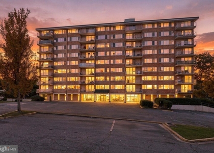4520 King Street - Photo 1