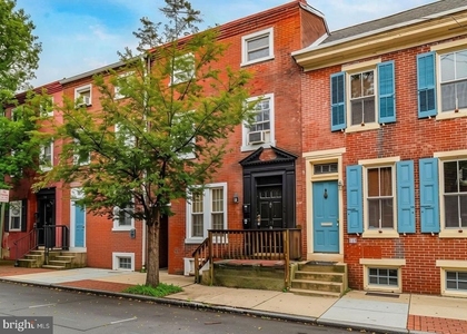 117 E Miner Street - Photo 1
