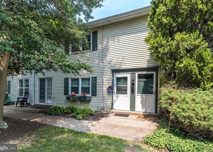 704 Yardley Commons - Photo 1