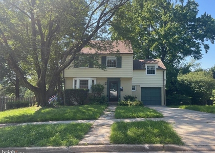 819 Fairway - Photo 1