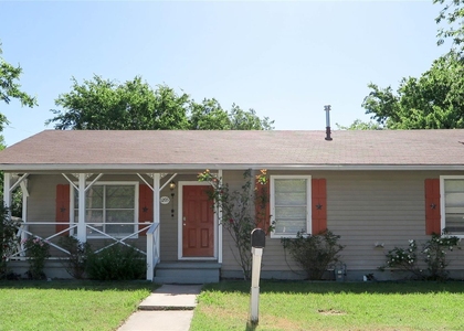 1205 Forest St - Photo 1