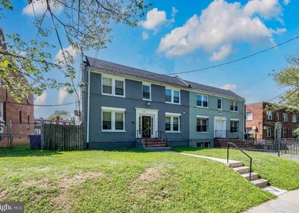 257 Newcomb Street Se - Photo 1