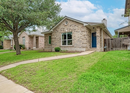922 Thackeray Ln - Photo 1