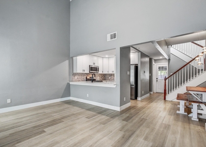 1010 Rundberg Ln - Photo 1