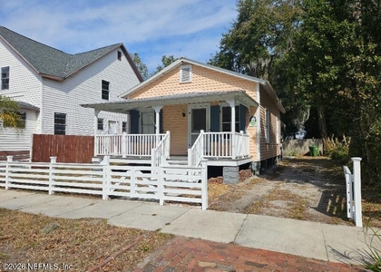 816 Oak Street - Photo 1