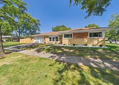 16712 Elm Street - Photo 1