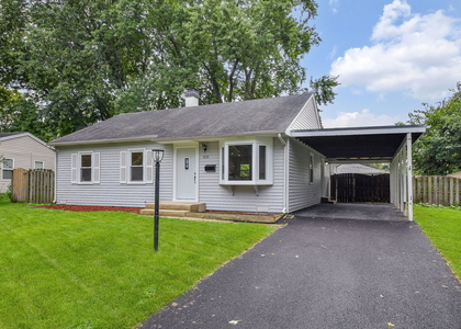 828 Valley Lane - Photo 1
