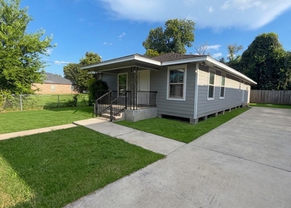 5022 Jewel Street - Photo 1